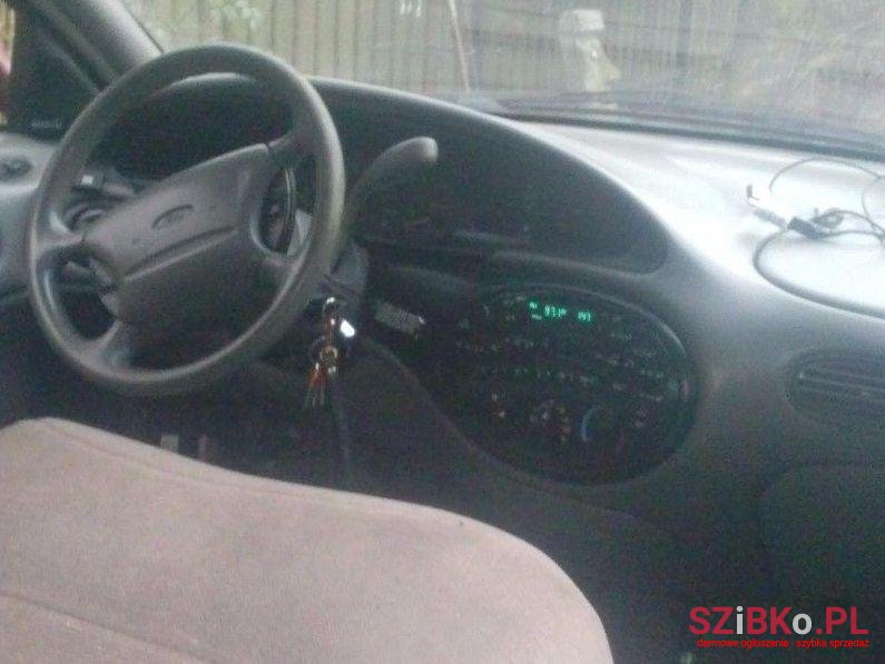 1996' Ford Taurus photo #3