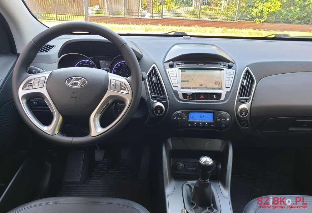 2011' Hyundai ix35 2.0 Premium photo #4