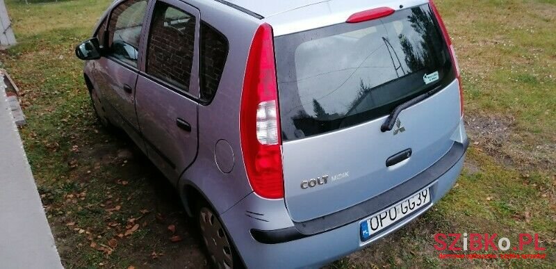 2005' Mitsubishi Colt photo #5