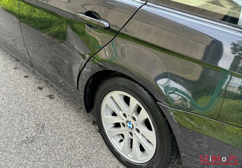 2005' BMW 3 Series 320I Touring photo #5