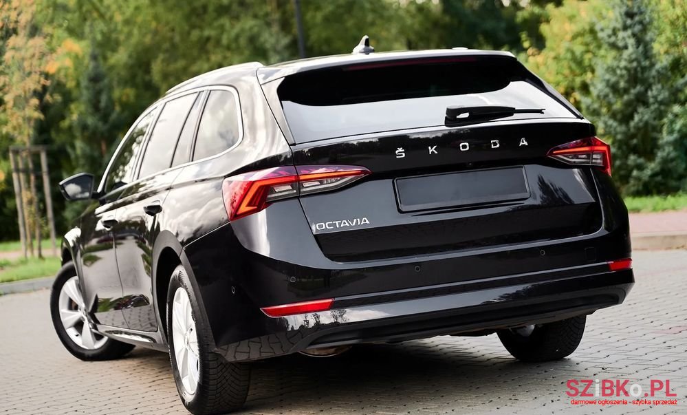 2022' Skoda Octavia 2.0 Tdi Ambition photo #2