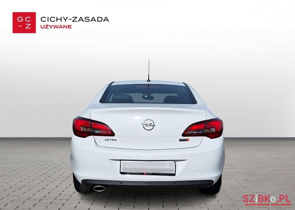 2018' Opel Astra photo #4