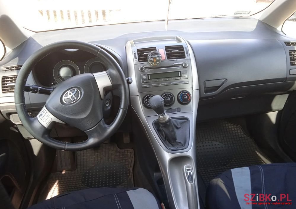 2007' Toyota Auris 1.4 D-4D Luna photo #1