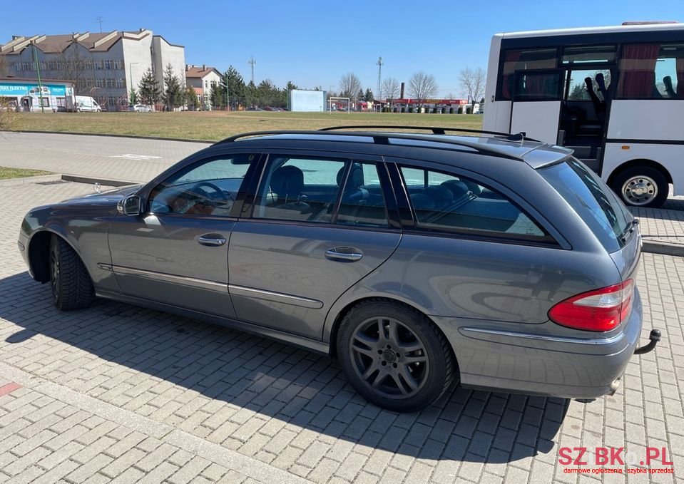 2005' Mercedes-Benz Klasa E photo #3