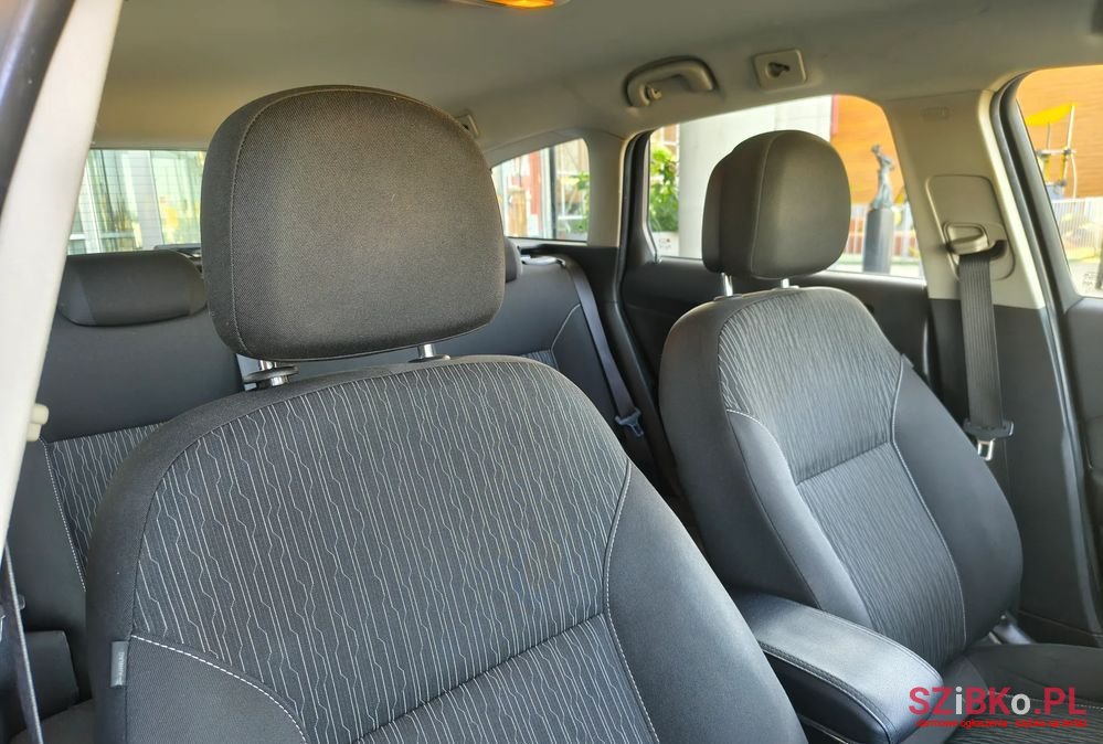 2013' Opel Astra photo #6