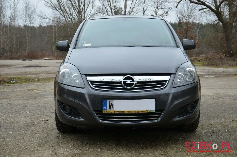2012' Opel Zafira photo #1
