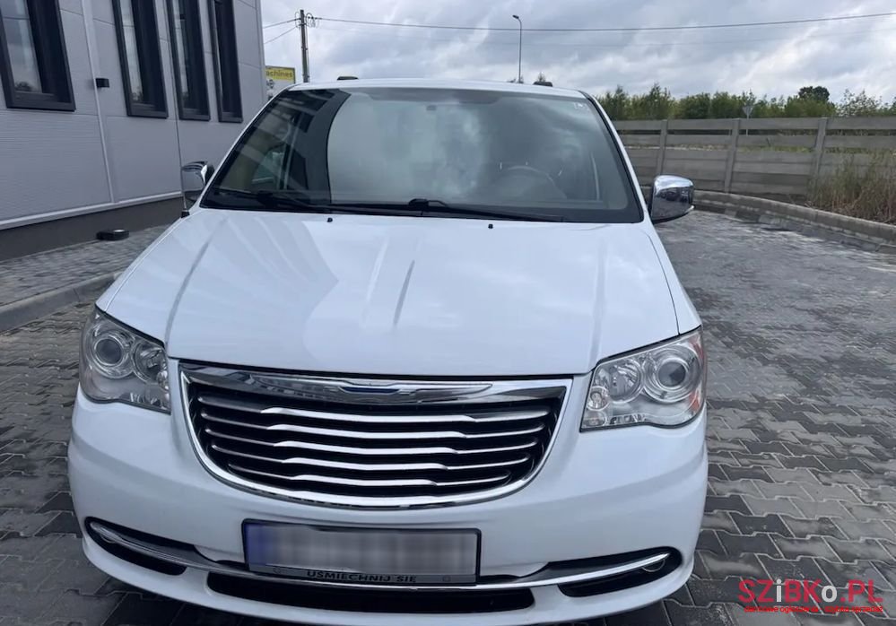 2015' Chrysler Town & Country 3.6 Limited photo #6