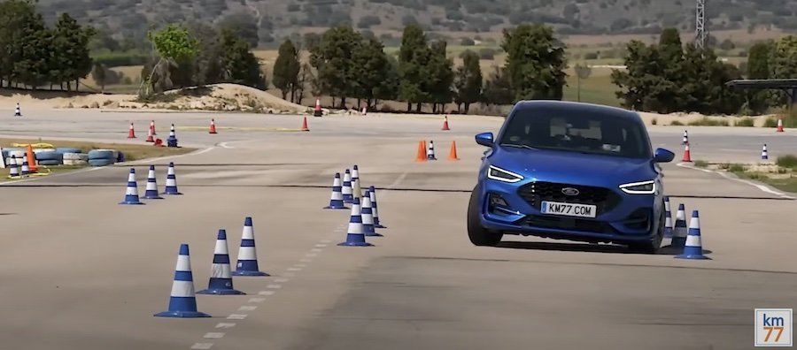 Watch Ford Focus Handle The Moose Test Competently