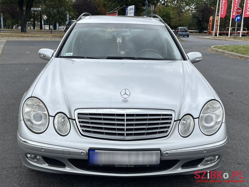 2004' Mercedes-Benz E-Class photo #2