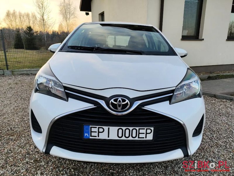 2015' Toyota Yaris photo #2