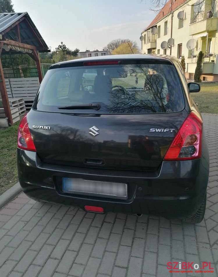 2009' Suzuki Swift photo #3