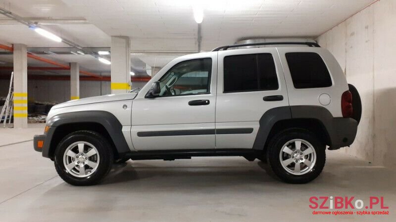 2005' Jeep Cherokee photo #1