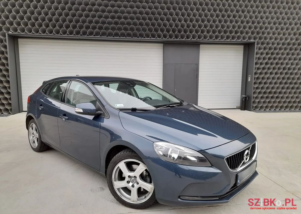 2018' Volvo V40 photo #1