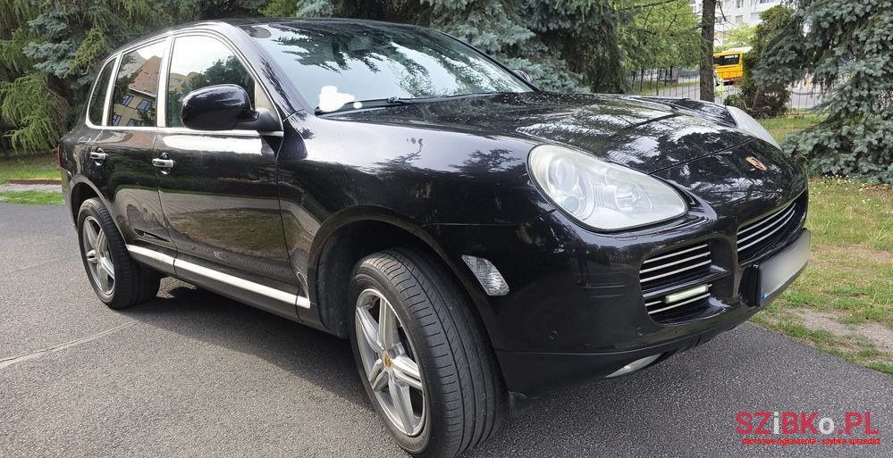 2005' Porsche Cayenne photo #5