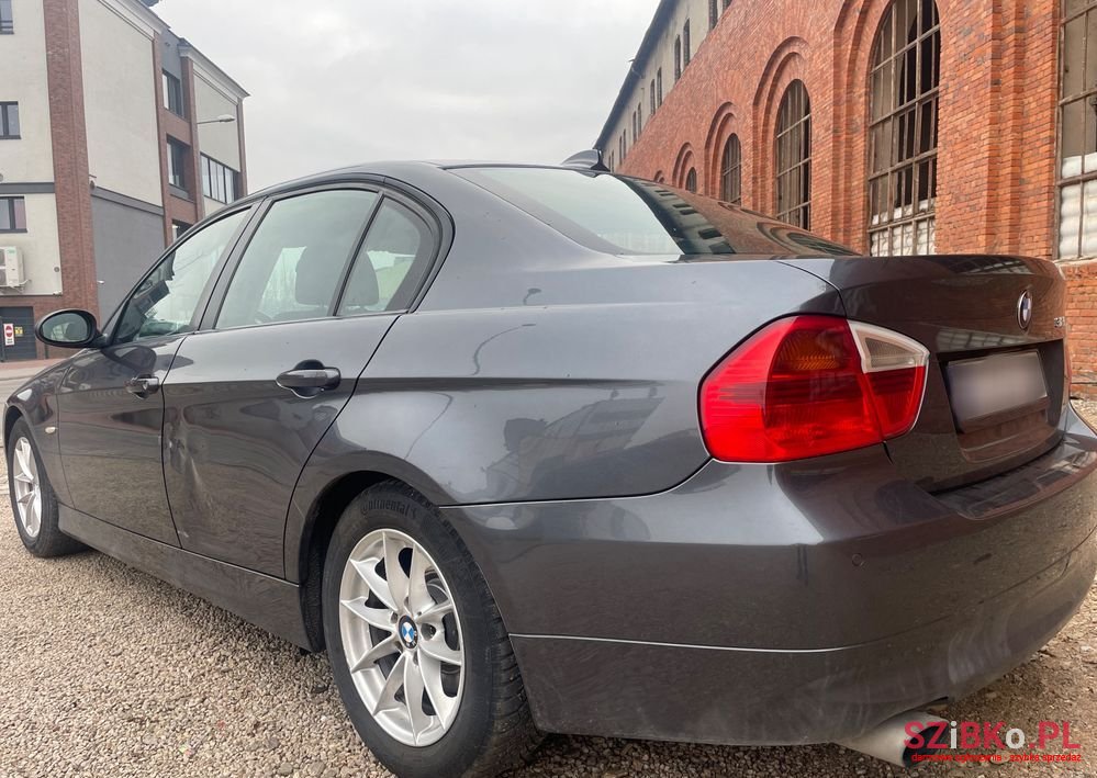 2008' BMW 3 Series 318I photo #4