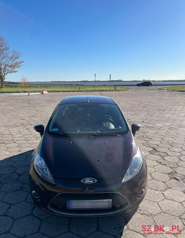 2010' Ford Fiesta photo #4