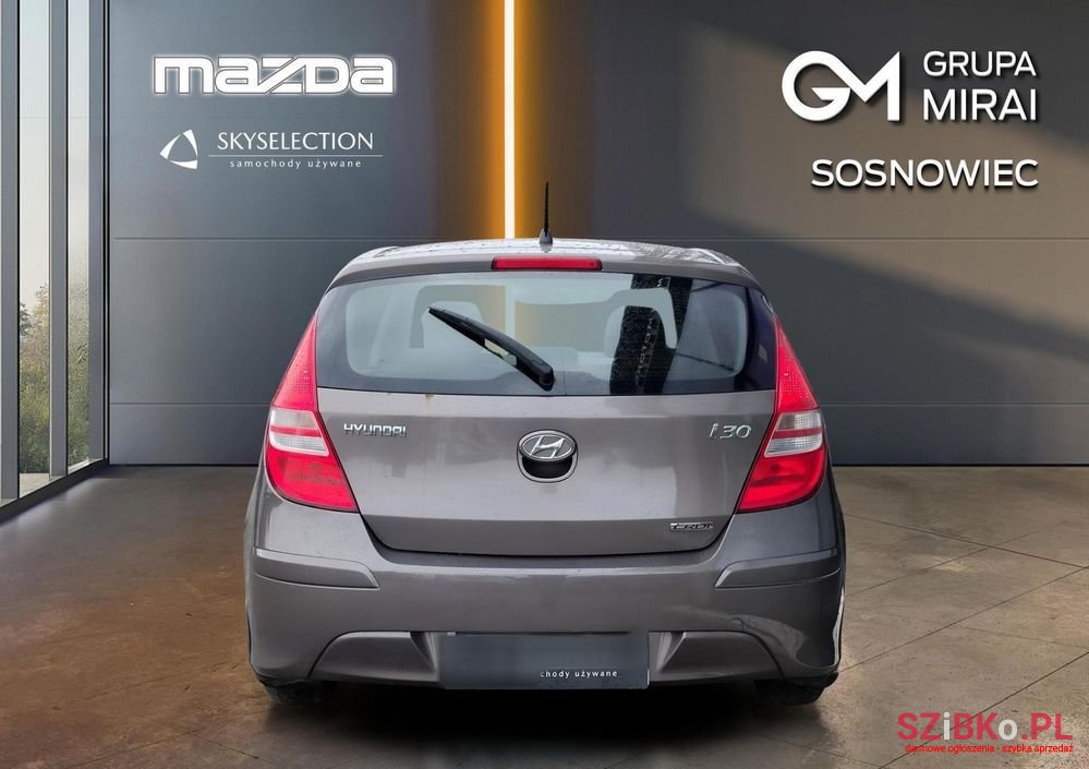 2011' Hyundai i30 1.6 Crdi Base photo #4