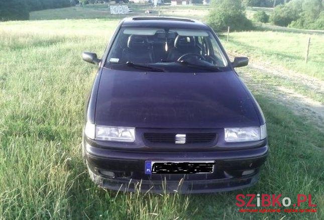 1999' SEAT Toledo photo #2