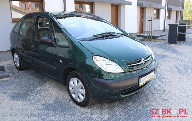 2001' Citroen Xsara Picasso photo #1