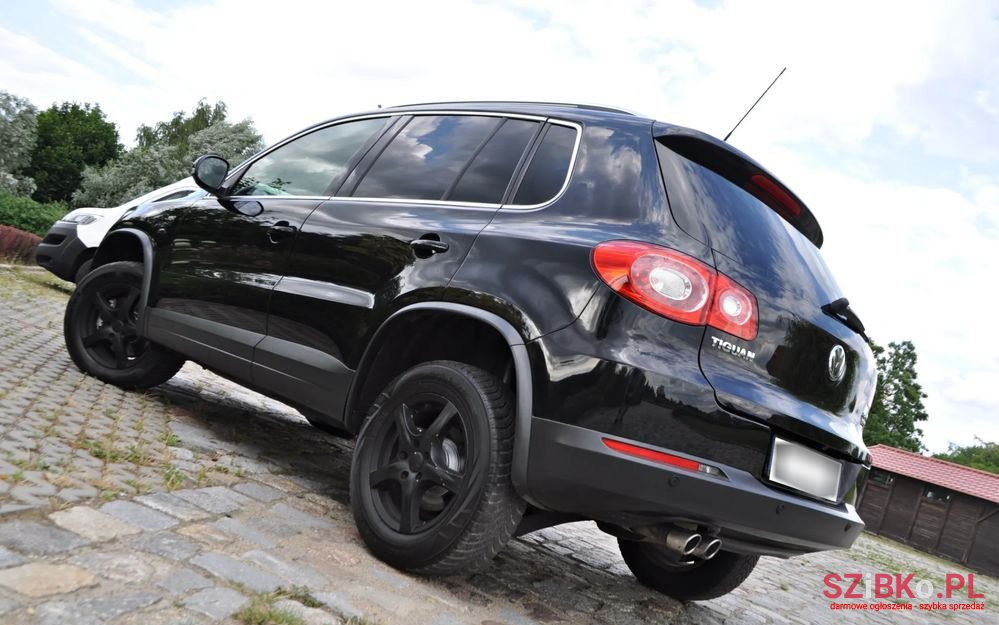 2009' Volkswagen Tiguan photo #3