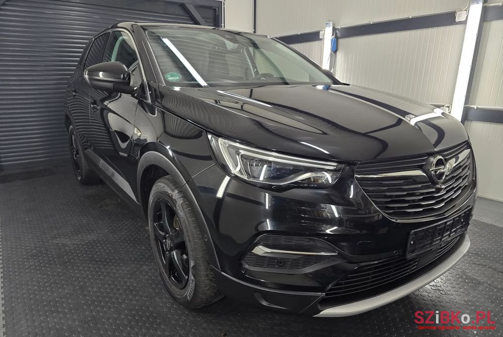 2018' Opel Grandland X photo #3