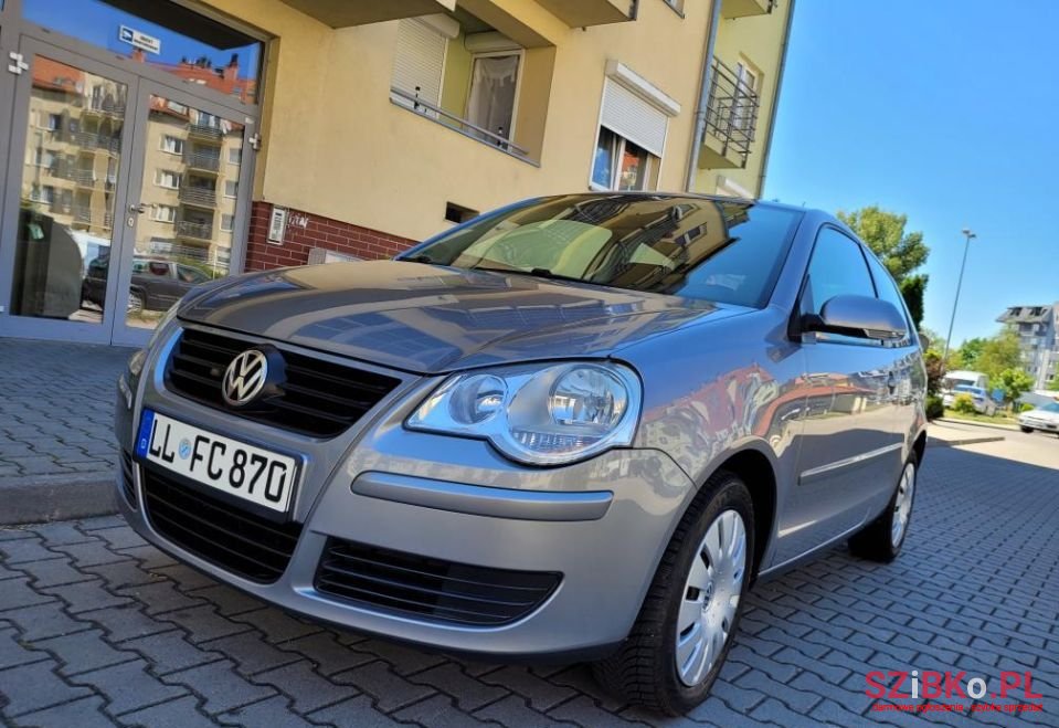 2006' Volkswagen Polo photo #2