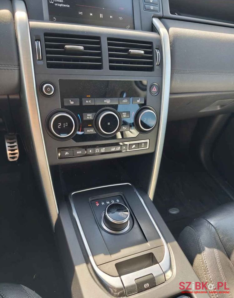 2017' Land Rover Discovery Sport D180 Se photo #6