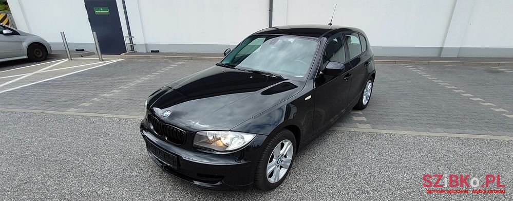2011' BMW 1 Series photo #4