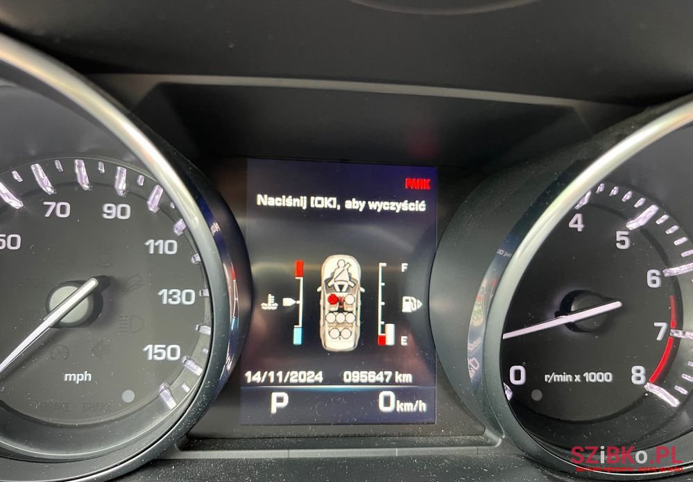 2016' Land Rover Discovery Sport 2.0 Si4 Hse photo #2