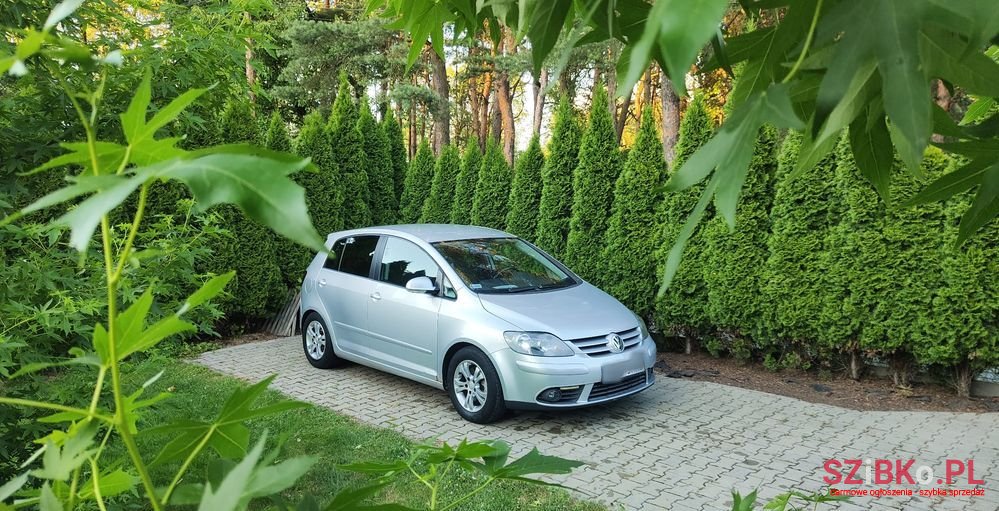 2005' Volkswagen Golf 1.9 Tdi Edition photo #1