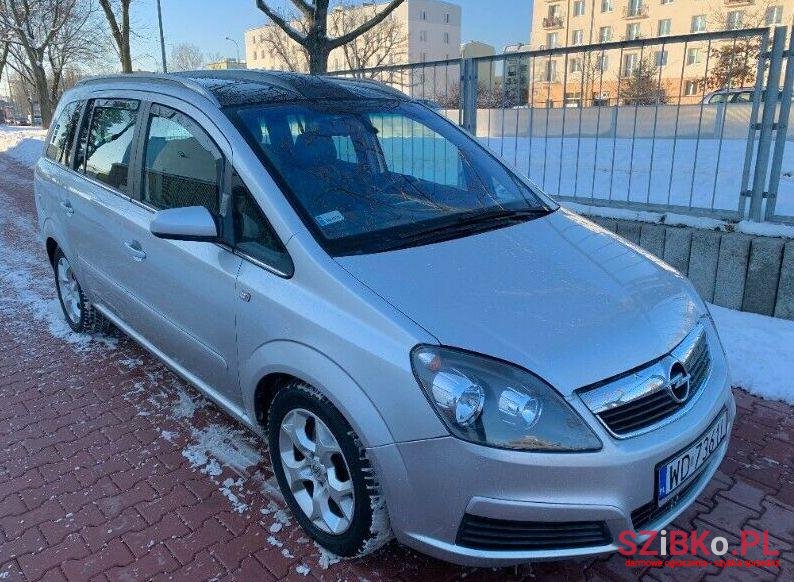 2005' Opel Zafira photo #1
