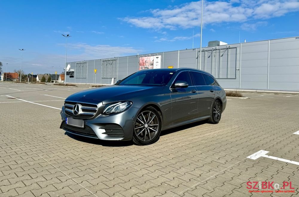 2017' Mercedes-Benz E-Class photo #1