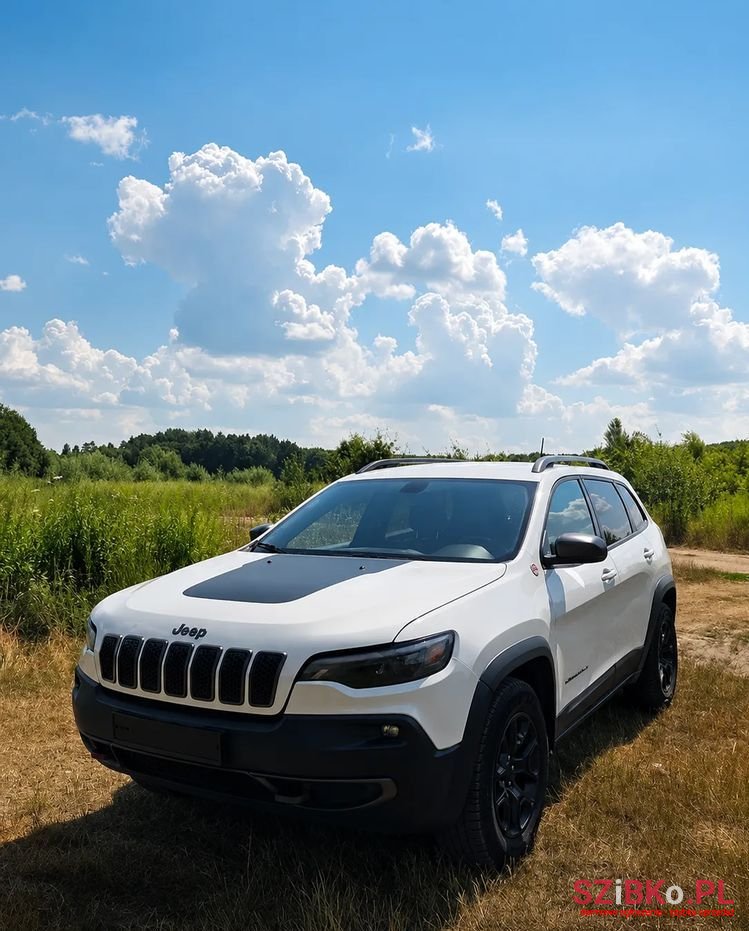 2019' Jeep Cherokee photo #1