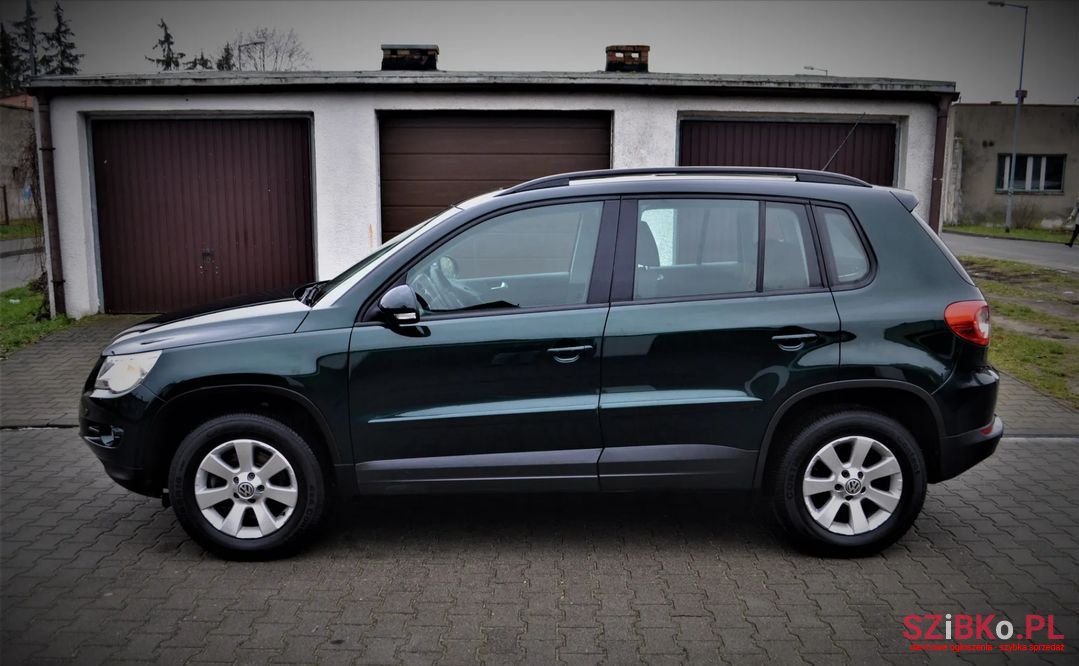 2010' Volkswagen Tiguan photo #4