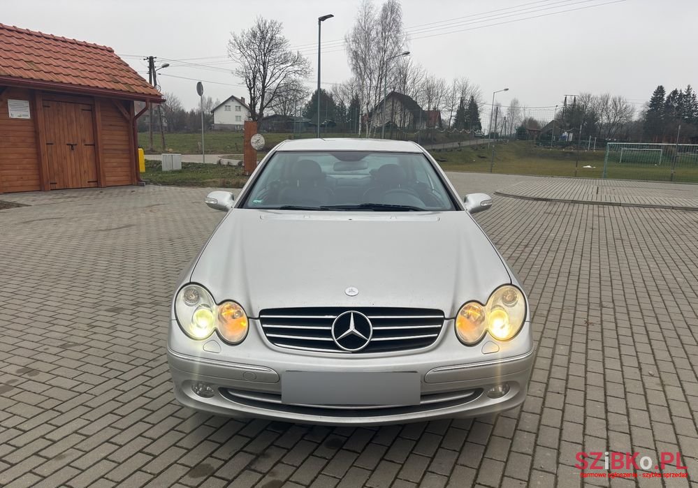 2004' Mercedes-Benz CLK 320 Avantgarde photo #2