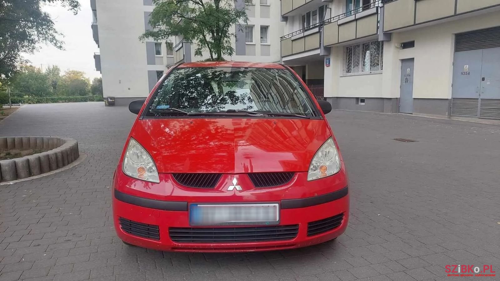 2007' Mitsubishi Colt photo #2