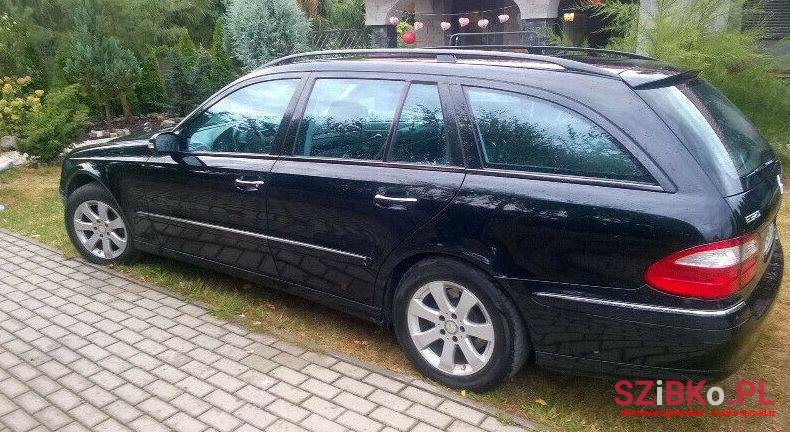 2003' Mercedes-Benz Klasa E photo #1