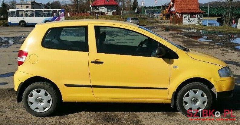 2006' Volkswagen Fox photo #1