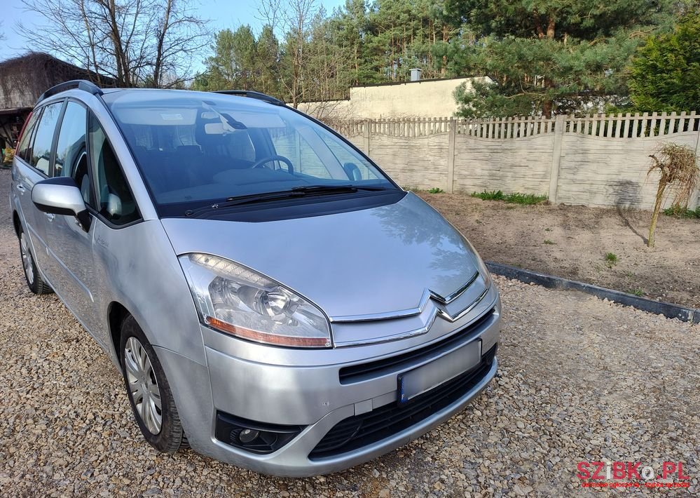 2010' Citroen C4 Picasso photo #1