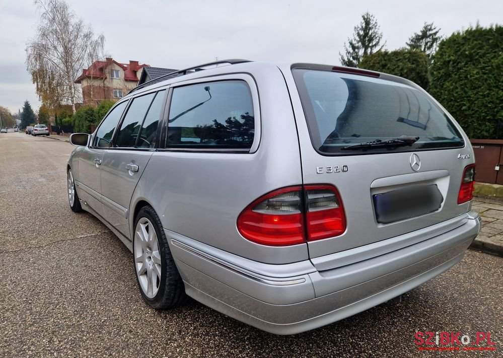 2001' Mercedes-Benz E-Class photo #4