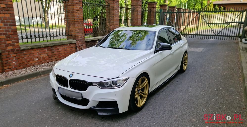 2015' BMW 3 Series photo #1