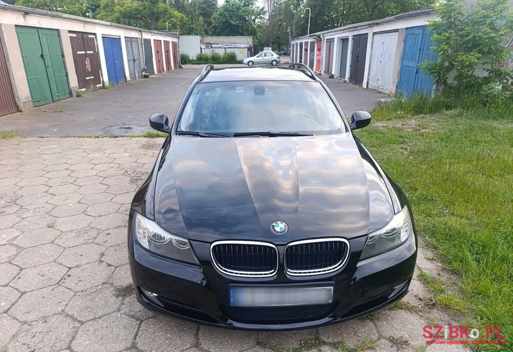 2008' BMW 3 Series 320I photo #3