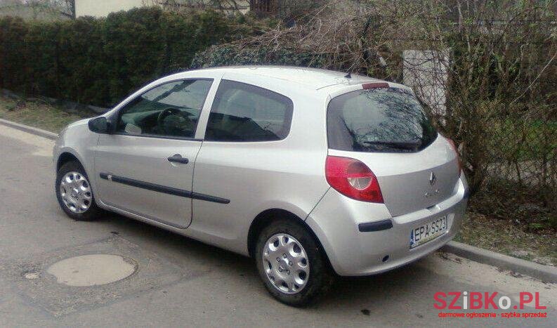 2008' Renault Clio photo #1