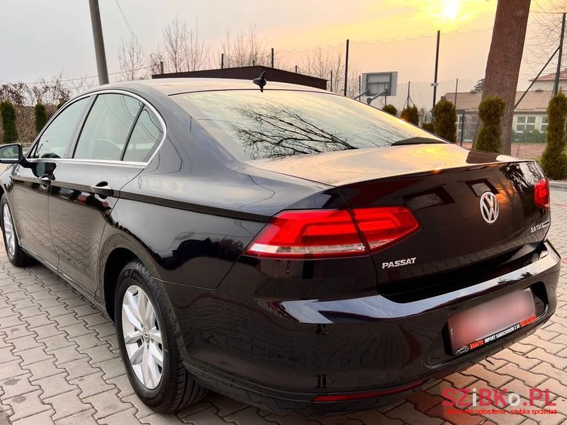 2015' Volkswagen Passat photo #6
