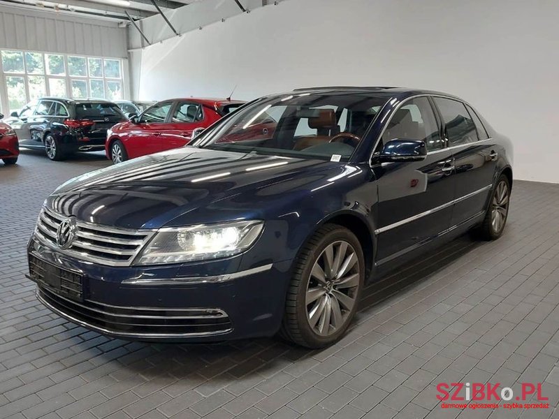 2015' Volkswagen Phaeton photo #1