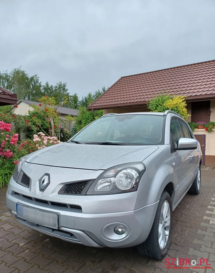 2010' Renault Koleos 2.0 Dci 4X4 Bose Edition photo #2