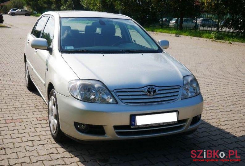 2004' Toyota Corolla photo #1