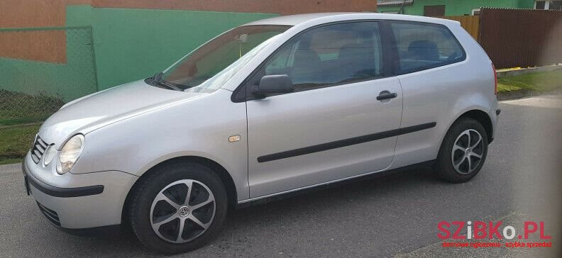 2002' Volkswagen Polo photo #1
