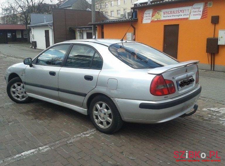 1999' Mitsubishi Carisma photo #2
