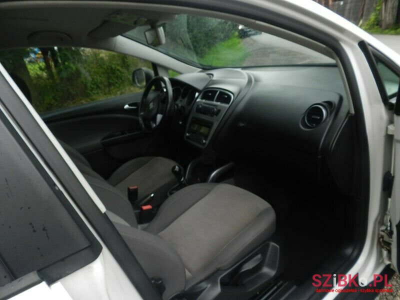 2010' SEAT Altea XL photo #6